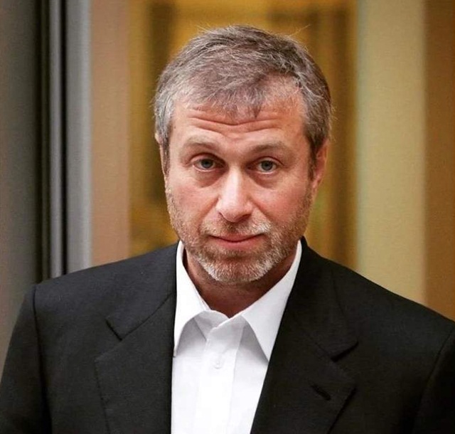  Tỷ phú Roman Abramovich đi vay 1 triệu USD  - Ảnh 1.