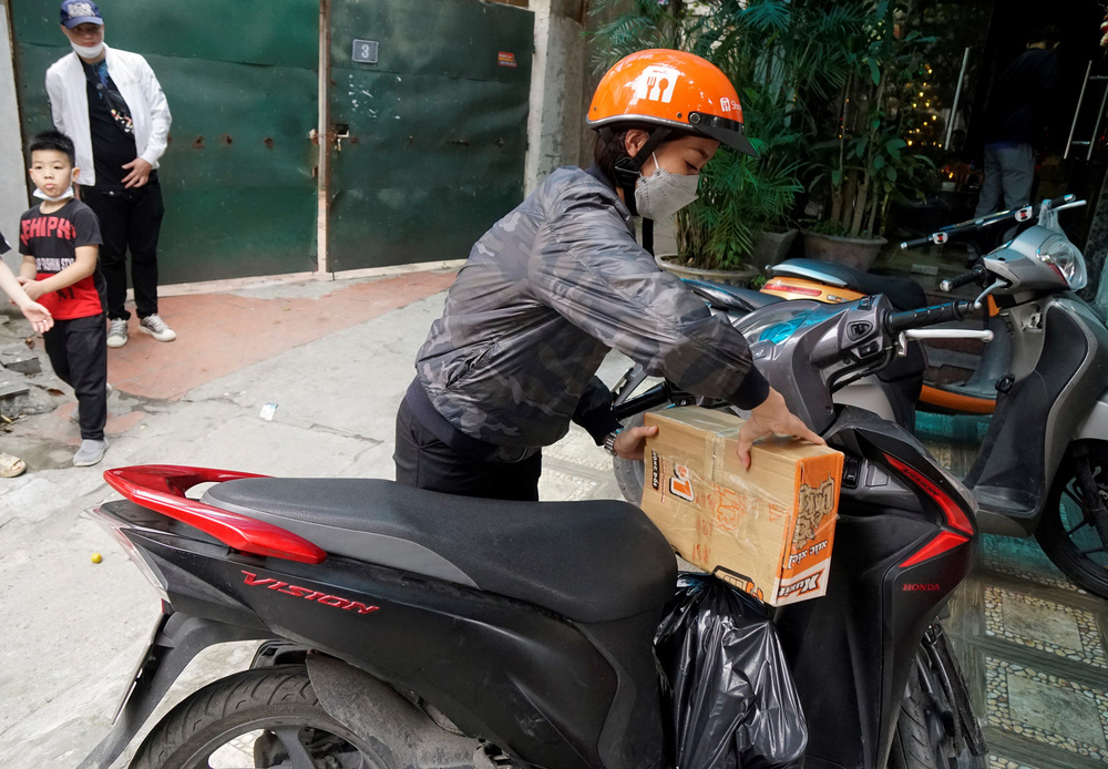Nước mắt của người phụ nữ ở Hà Nội 37 năm mới được khai sinh - Ảnh 6. Nước mắt của người phụ nữ ở Hà Nội 37 năm mới được khai sinh - Ảnh 6.