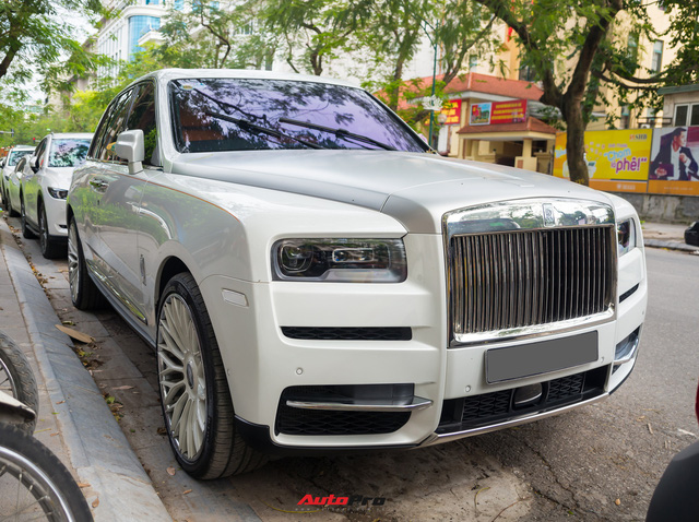 Đại gia Hà Nội chi hàng trăm triệu để độ mâm cho Rolls-Royce Cullinan giá hơn 40 tỷ đồng - Ảnh 6.
