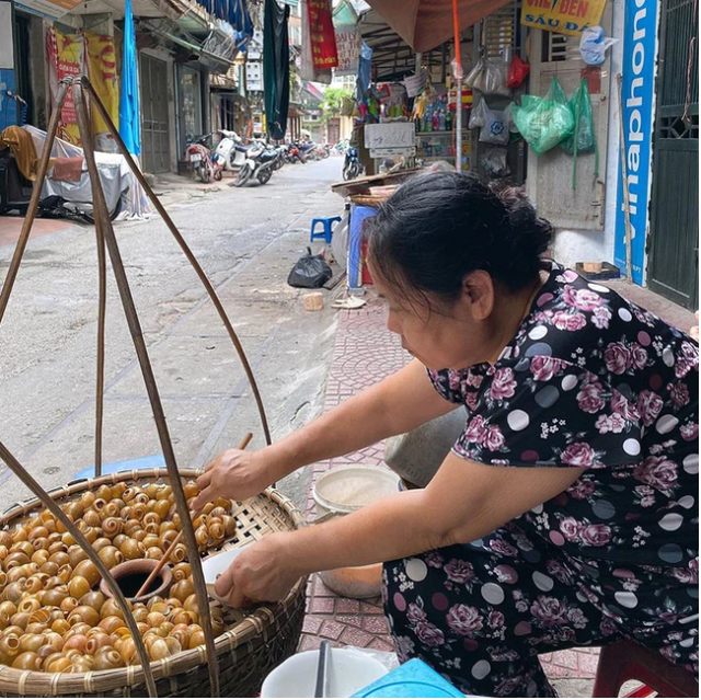 3 quán bún ốc nguội vừa KIÊU vừa đậm HƯƠNG VỊ vùng đất kinh kỳ: Khách không phải thượng đế, có tiền chưa chắc đã bán, mỗi lần chỉ được ăn 1 suất - Ảnh 2.