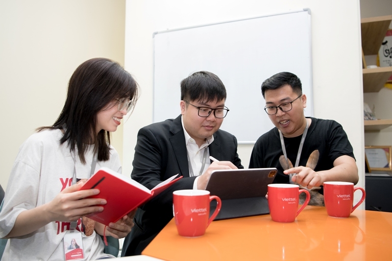 Hacker 9x: “Nếu không phải ở Viettel, mình đã không thể tìm thấy lỗ hổng nào!” - Ảnh 1. Hacker 9x: “Nếu không phải ở Viettel, mình đã không thể tìm thấy lỗ hổng nào!” - Ảnh 1.