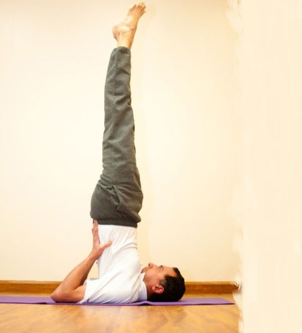 5 động tác Yoga trước khi ngủ giúp đàn ông bền bỉ, kéo dài tuổi thọ, thể lực sung mãn  - Ảnh 4.