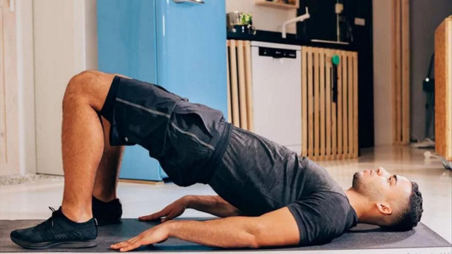5 động tác Yoga trước khi ngủ giúp đàn ông bền bỉ, kéo dài tuổi thọ, thể lực sung mãn  - Ảnh 6.
