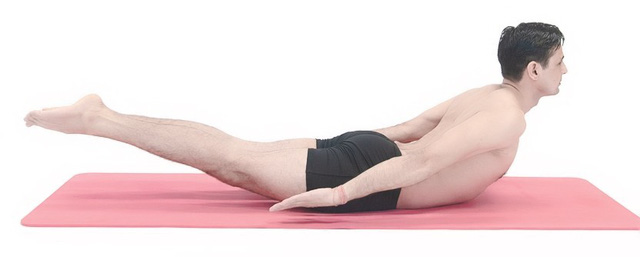 5 động tác Yoga trước khi ngủ giúp đàn ông bền bỉ, kéo dài tuổi thọ, thể lực sung mãn  - Ảnh 7.