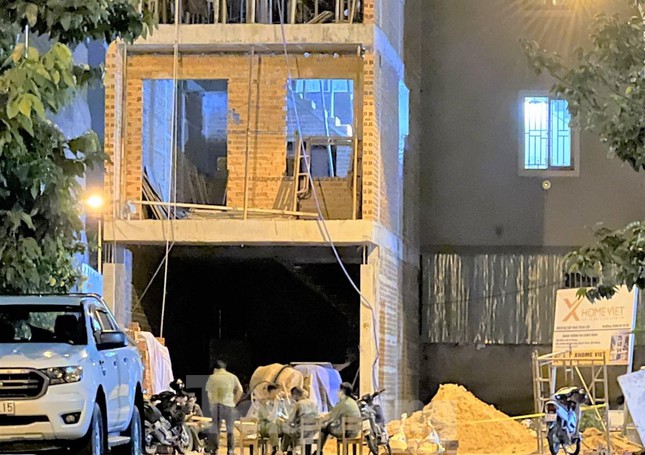  Nữ công nhân phụ hồ rơi từ tầng 3 tử vong  - Ảnh 1.