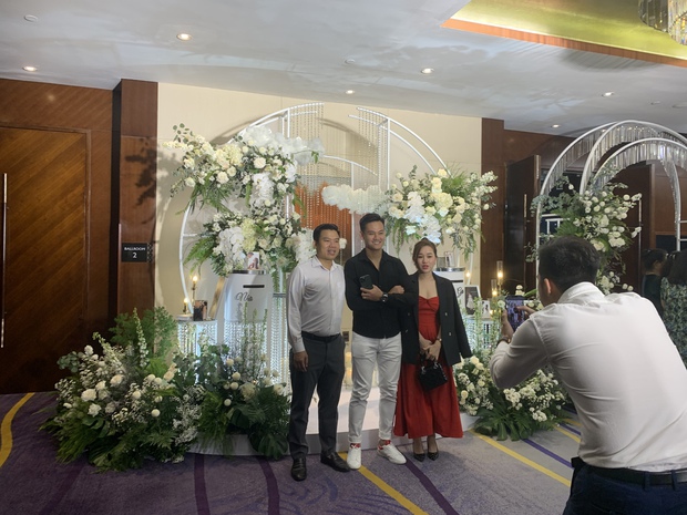  Toàn cảnh đám cưới Hà Đức Chinh - Mai Hà Trang: Không gian tiệc gần 1 tỷ đồng, khách mời toàn ngôi sao, visual cô dâu chú rể hoàn hảo - Ảnh 16.