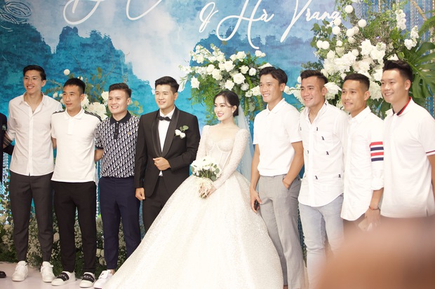  Toàn cảnh đám cưới Hà Đức Chinh - Mai Hà Trang: Không gian tiệc gần 1 tỷ đồng, khách mời toàn ngôi sao, visual cô dâu chú rể hoàn hảo - Ảnh 9.