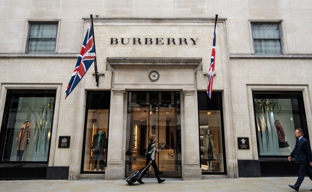 Hàng nhái ảnh hưởng khủng khiếp đến thương hiệu gốc thế nào, nhìn sự điêu đứng của Burberry là rõ - Ảnh 9.
