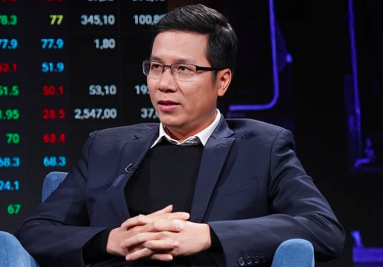 Tuyên bố đã đứng ngoài thị trường với hơn 95% tiền mặt, ông Phan Dũng Khánh nói bí quyết đầu tư: Tôi không yêu ngành hay cổ phiếu nào cả, mà tôi chỉ đơn giản yêu tiền - Ảnh 1.