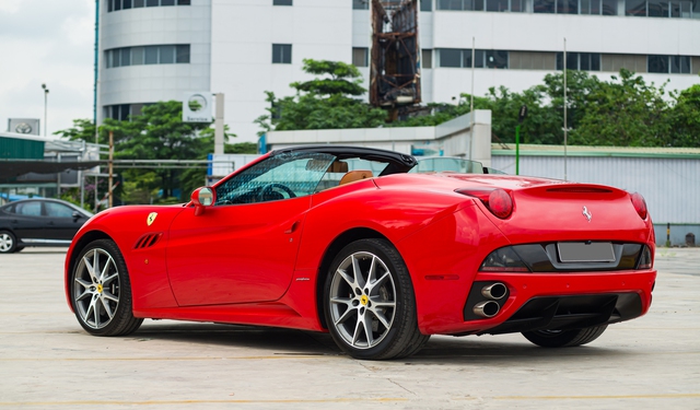 One of four rare Ferrari Californias in Vietnam for sale for more than 10 billion VND - Photo 2.