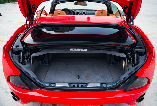 Một trong 4 chiếc Ferrari California hiếm hoi tại Việt Nam được rao bán với giá hơn 10 tỷ đồng - Ảnh 18.