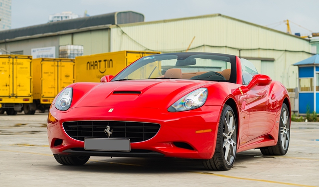One of the rare 4 Ferrari Californias in Vietnam for sale for more than 10 billion VND - Photo 3.