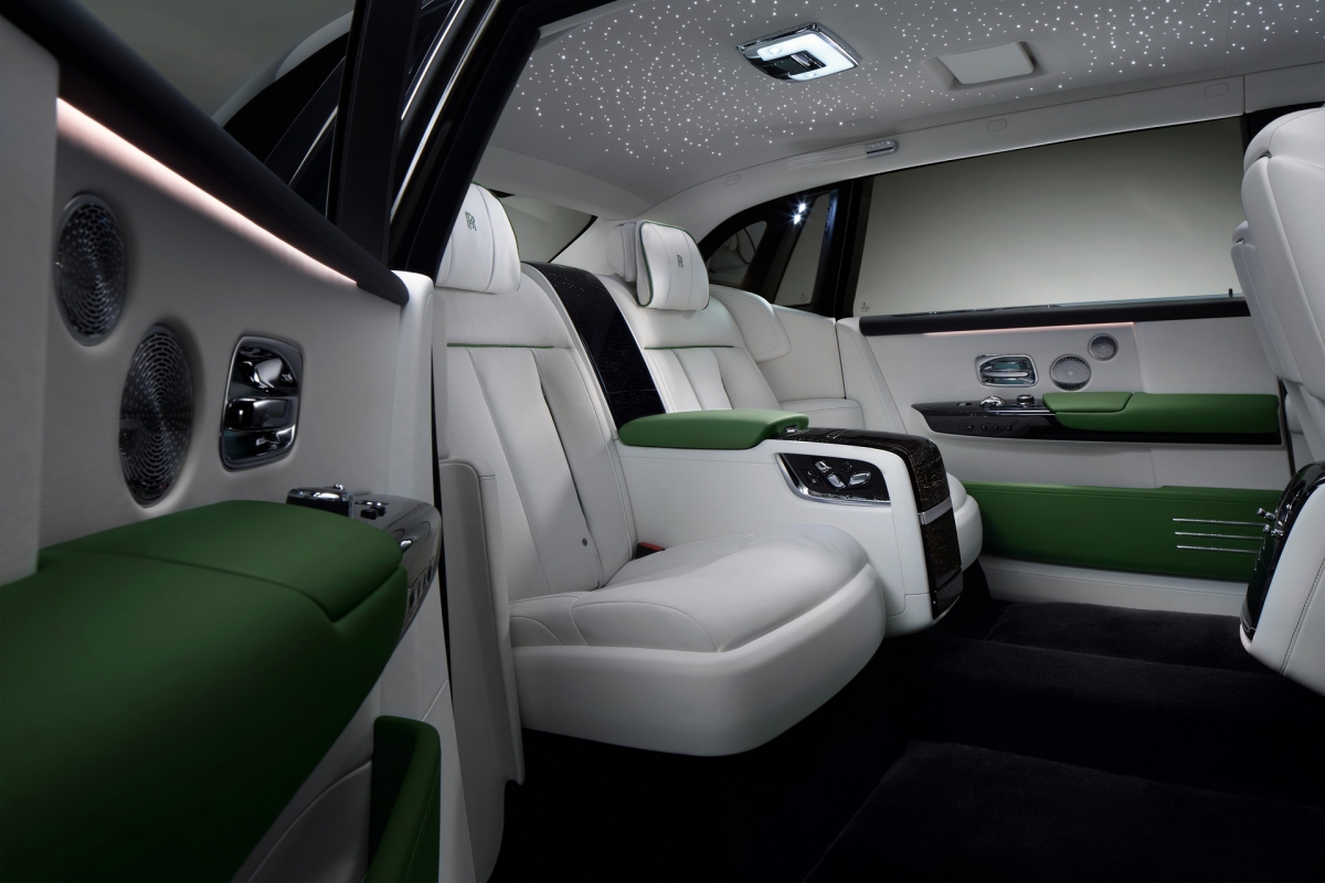 Lose Yourself in the 2022 RollsRoyce Phantom Interior