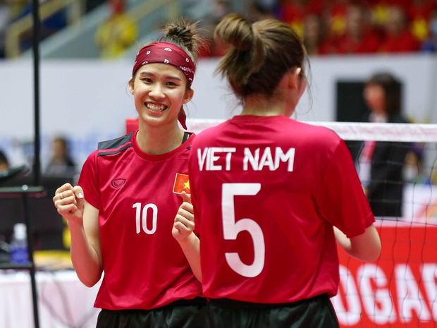 Cặp đôi VĐV với màn cầu hôn hot nhất tại SEA Games 31: Người là Thiếu úy quân đội, người sở hữu cả loạt huy chương - Ảnh 9.