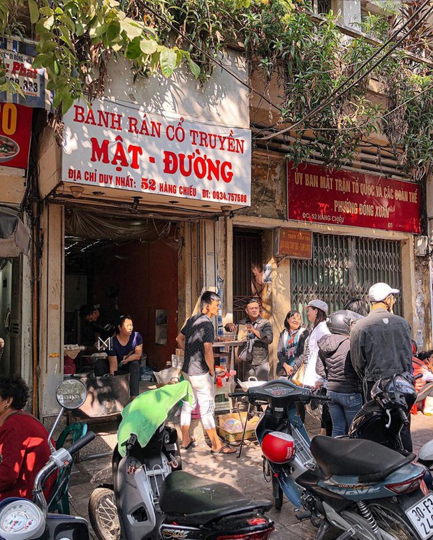 Hà Nội Có Một Tiệm Bánh Rán Bi 30 Năm, Ngày Bán 10.000 Chiếc, Chủ Quán Phải  Dậy Từ 3H Sáng Để Chuẩn Bị Bột Và Nhân
