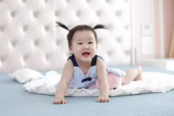 Mừng con gái tròn 1 tuổi, Bảo Thanh bất ngờ khoe căn hộ siêu sang - Ảnh 1.