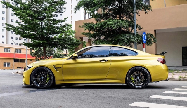 BMW M4 vẫn có giá 3,6 tỷ sau 6 năm lăn bánh: ODO 4 vạn km, trang bị từ A đến Z với nhiều chi tiết bằng sợi carbon - Ảnh 2.