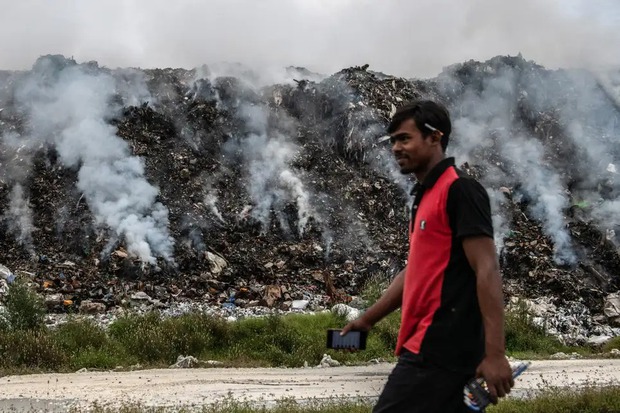 Cận cảnh đảo rác - vết sẹo nhân tạo giữa thiên đường du lịch Maldives - Ảnh 6.