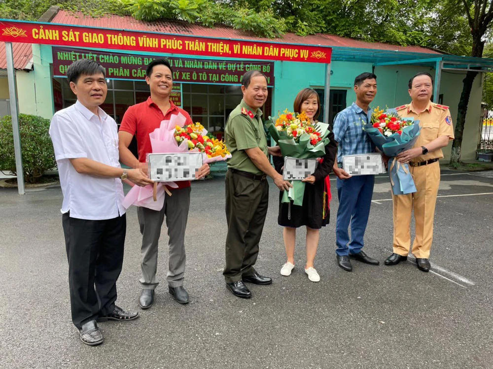  Người đàn ông bấm được biển ngũ quý 666.66 ở trụ sở công an xã - Ảnh 1.