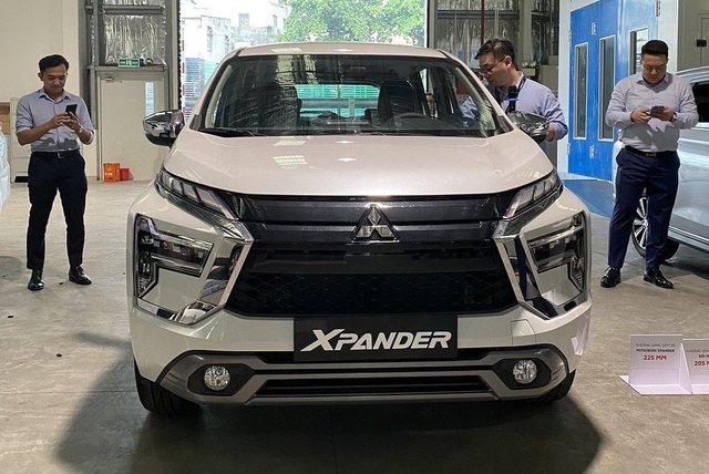 Mitsubishi Xpander 2022 xuất hiện tại đại lý: Đã có phanh tay điện tử, ra mắt tháng sau tại Việt Nam - Ảnh 1.