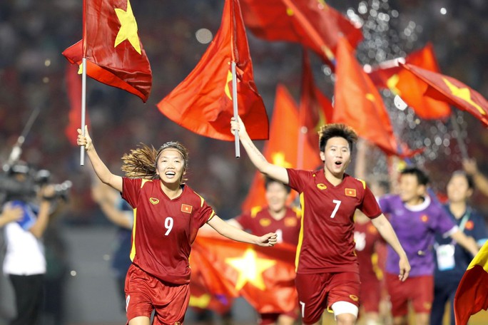  Chủ tịch nước, Thủ tướng, Chủ tịch Quốc hội chúc mừng Đội tuyển bóng đá nữ Việt Nam  - Ảnh 3.