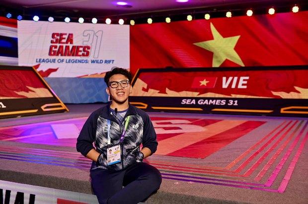 Nam sinh năm 4 làm trọng tài bộ môn Esports tại SEA Games 31: Mê game từ nhỏ, từng làm shipper để theo đuổi đam mê - Ảnh 6.