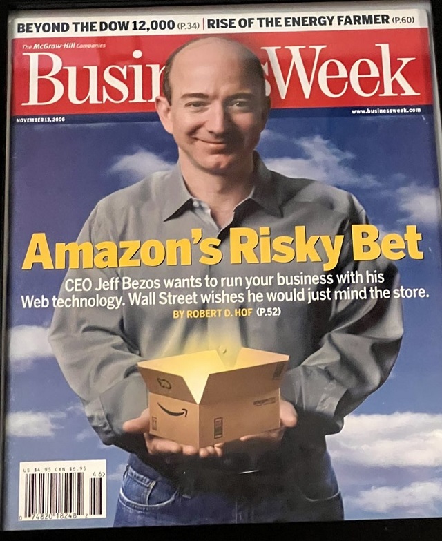 Ván cược đầy mạo hiểm của Jeff Bezos và Amazon - Ảnh 1.