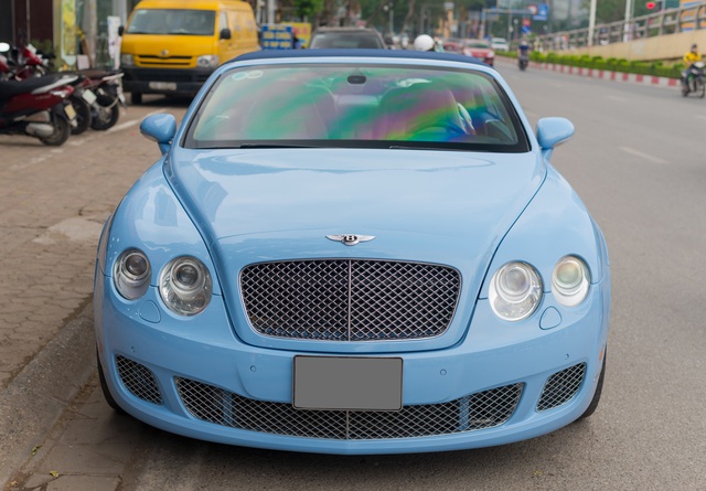 Là chiếc Bentley Continental GTC đầu tiên về Việt Nam 15 năm trước, siêu phẩm một thời giờ chỉ có giá 3 tỷ đồng - Ảnh 5.
