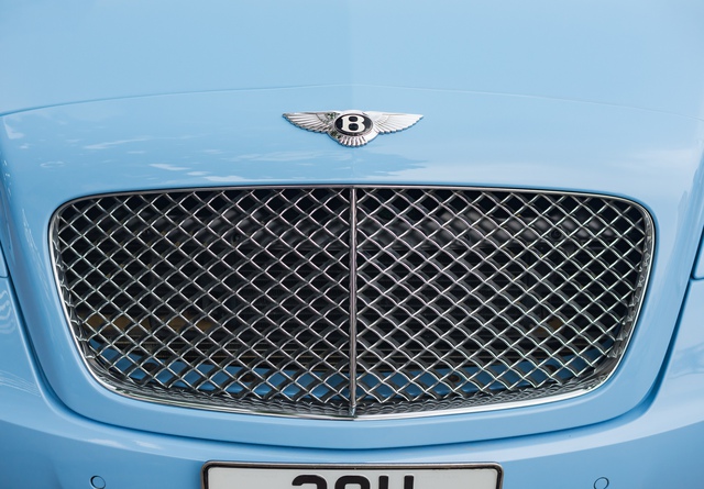 Là chiếc Bentley Continental GTC đầu tiên về Việt Nam 15 năm trước, siêu phẩm một thời giờ chỉ có giá 3 tỷ đồng - Ảnh 8.