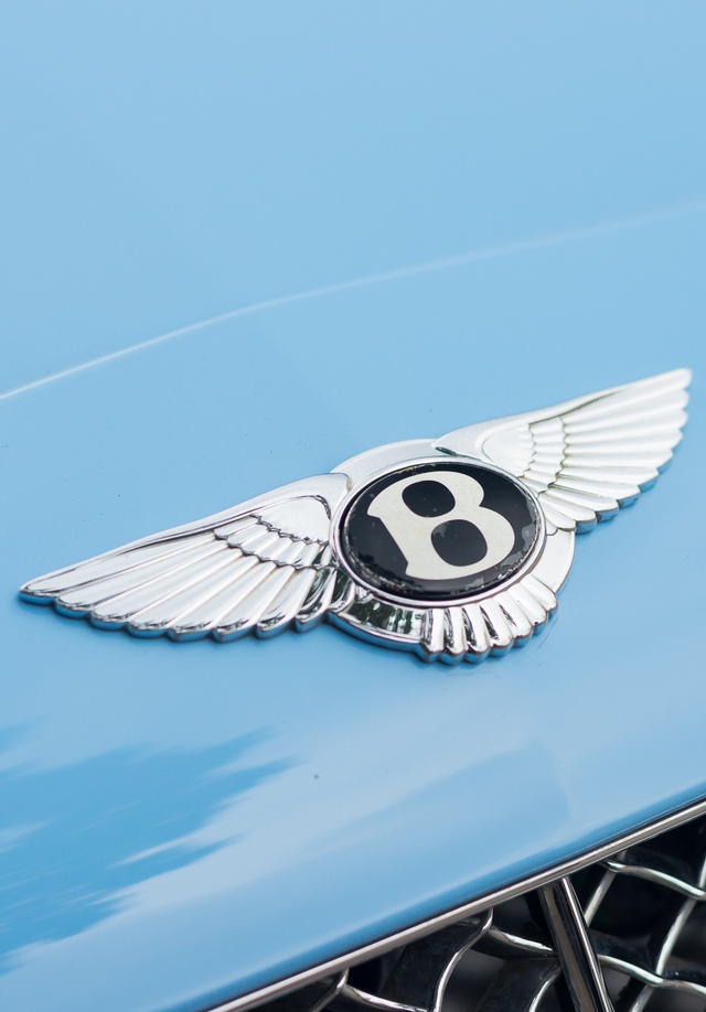 Là chiếc Bentley Continental GTC đầu tiên về Việt Nam 15 năm trước, siêu phẩm một thời giờ chỉ có giá 3 tỷ đồng - Ảnh 9.