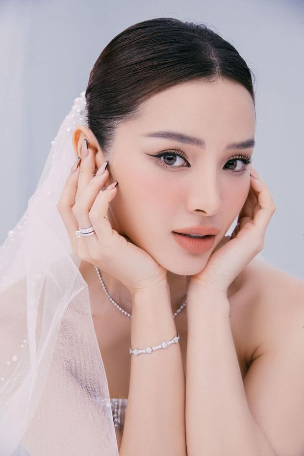 Rổ váy cưới đắt đỏ của mỹ nhân Việt: Lan Khuê đầu tư nửa tỷ đồng, 1 sao nữ đặt may tới 11 chiếc - Ảnh 15.