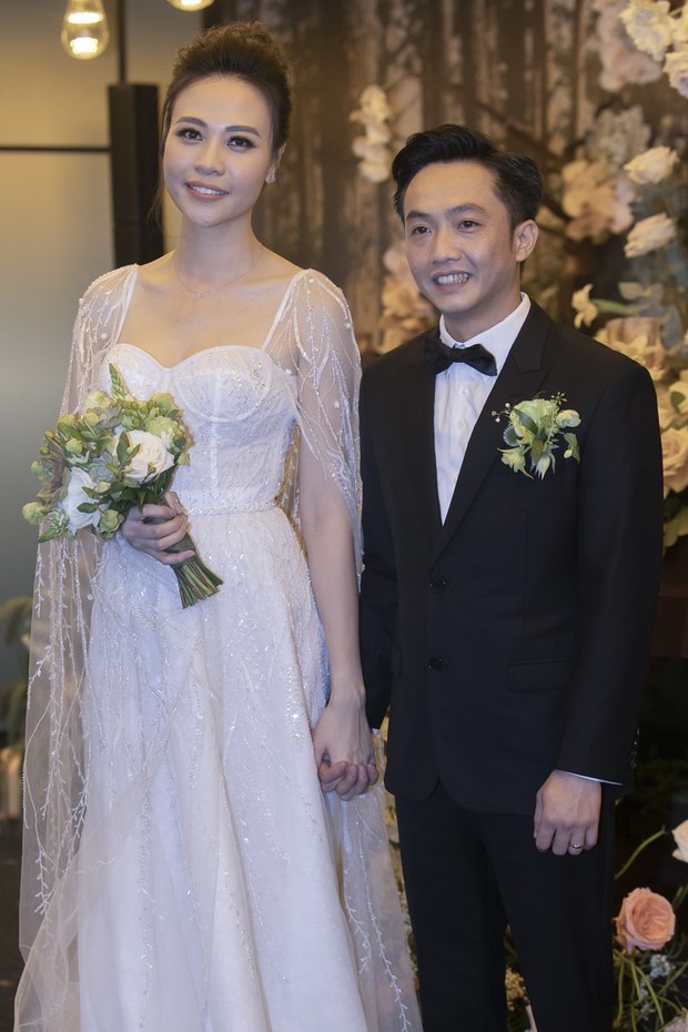 Rổ váy cưới đắt đỏ của mỹ nhân Việt: Lan Khuê đầu tư nửa tỷ đồng, 1 sao nữ đặt may tới 11 chiếc - Ảnh 8.
