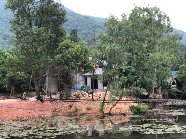  Cận cảnh loạt biệt thự xẻ thịt núi rừng sau kết luận thanh tra tại Sóc Sơn  - Ảnh 14.