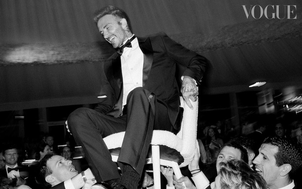  Công bố toàn bộ ảnh và chuyện chưa kể trong đám cưới 91 tỷ của Brooklyn Beckham: Hôn lễ nhà siêu sao và tỷ phú ấm áp lạ thường! - Ảnh 28.