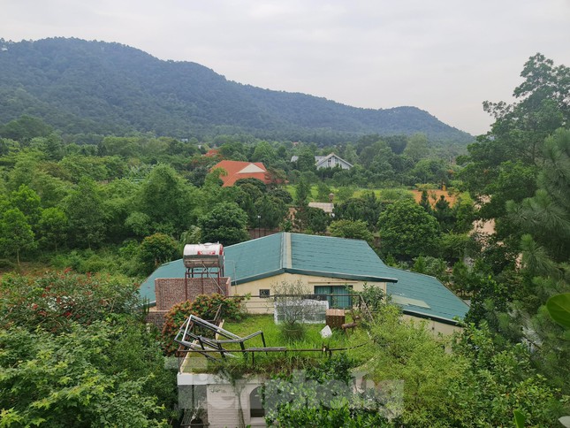  Cận cảnh loạt biệt thự xẻ thịt núi rừng sau kết luận thanh tra tại Sóc Sơn  - Ảnh 8.