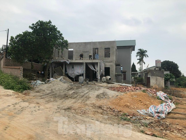  Cận cảnh loạt biệt thự xẻ thịt núi rừng sau kết luận thanh tra tại Sóc Sơn  - Ảnh 9.