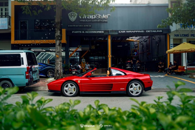 Ferrari 348 TS đầu tiên Việt Nam - Của hiếm khoảng 30 năm tuổi của người chơi đam mê sưu tầm - Ảnh 1.