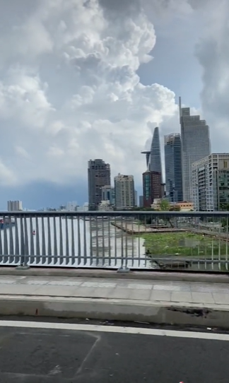 Cầu Thủ Thiêm 2 mới khánh thành liền gây choáng khi sở hữu view triệu đô giữa Sài Gòn, lập tức hot rần rần bằng loạt video trên mạng xã hội - Ảnh 1.