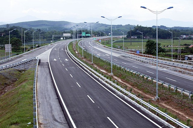 Đẩy nhanh xây dựng hệ thống hạ tầng giao thông trọng điểm - Ảnh 1.
