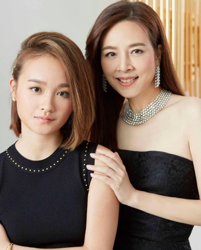 Kichik kattalashtiruvchi shisha porno