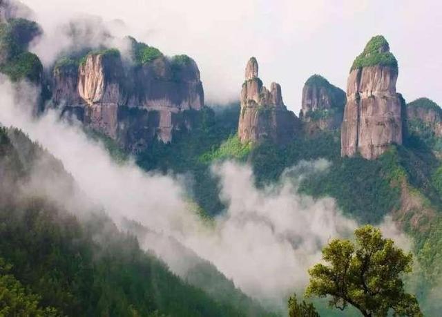 Núi đá thiêng liêng nhất Trung Quốc: Cao gần 1.000m có hình dáng Phật Bà chắp tay, cảnh tượng sau cơn mưa mới thật sự ngỡ ngàng - Ảnh 5.