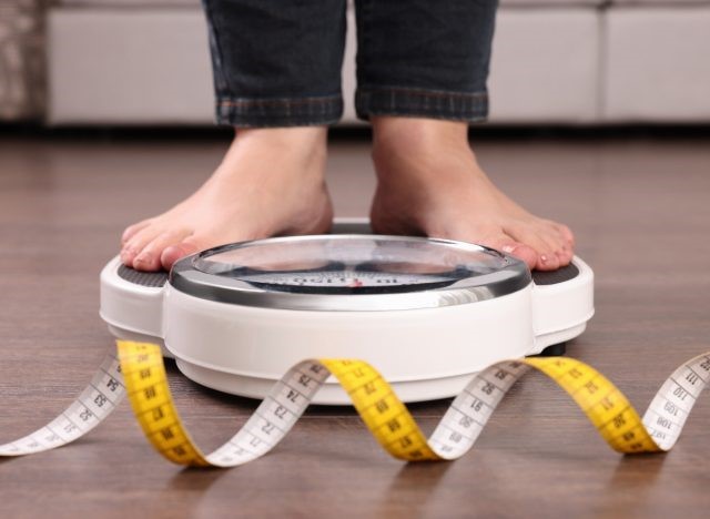 Chuyên gia cảnh báo, tăng cân ở tuổi trung niên có thể cắt giảm 5 năm tuổi thọ: Càng lớn càng nguy hiểm nhưng chúng ta thường xem nhẹ, tới khi trầm trọng thì không cứu vãn được nữa - Ảnh 2.