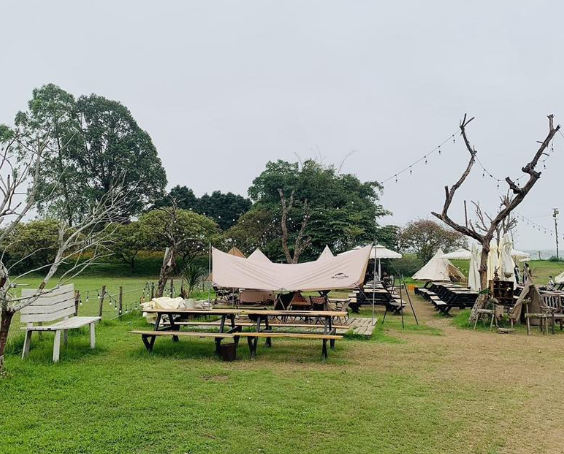 Trải nghiệm quán cafe camping mới ra bên trên Hà Nội: Ngồi bến bãi sông Hồng tuy nhiên tưởng chừng đang được ở thân thiện Seoul - Hình ảnh 11.