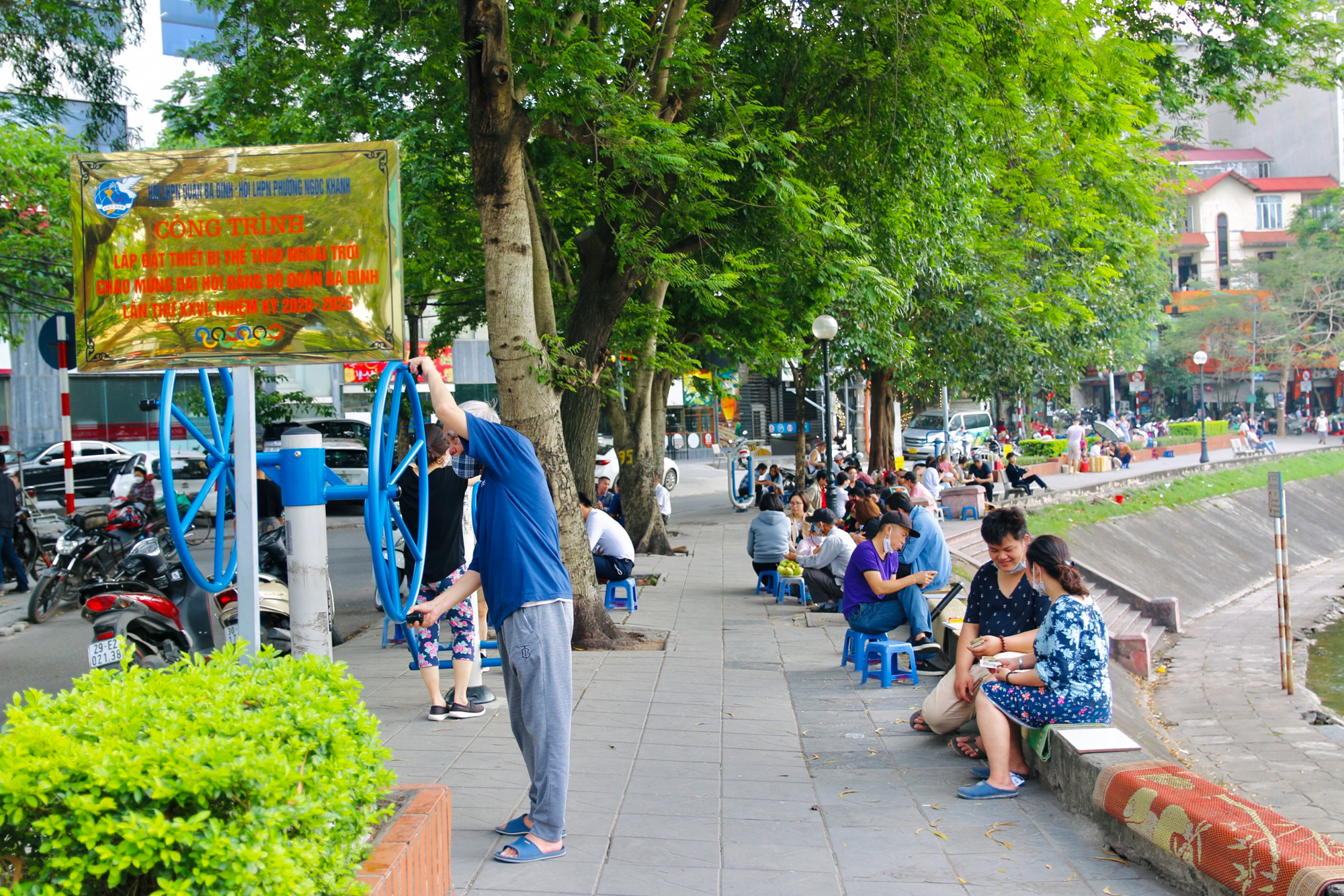  Hà Nội ‘nở rộ phố đi bộ: Chốn vui chơi cuối tuần cho người dân ngày càng đa dạng - Ảnh 14.