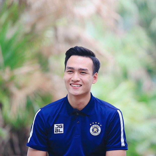 Điểm danh dàn nam thần U23 Việt Nam đổ bộ SEA Games 31: Cao 1m8 trở lên, đẹp trai miễn bàn! - Ảnh 6. Điểm danh dàn nam thần U23 Việt Nam đổ bộ SEA Games 31: Cao 1m8 trở lên, đẹp trai miễn bàn! - Ảnh 6.