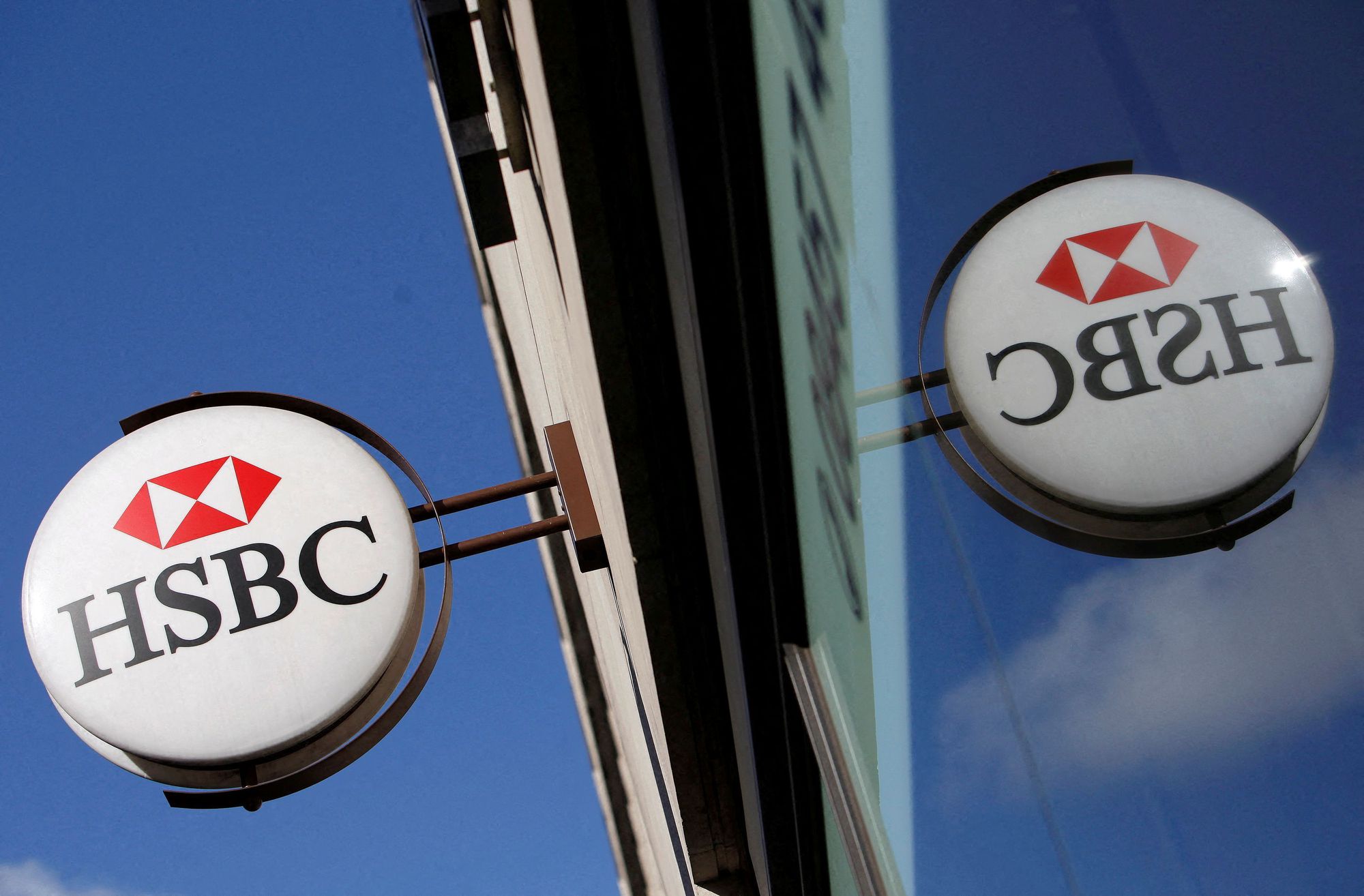 Peter Ma: Vị tỷ phú Trung Quốc kín tiếng đang nỗ lực tách đôi HSBC - Ảnh 3. Peter Ma: Vị tỷ phú Trung Quốc kín tiếng đang nỗ lực tách đôi HSBC - Ảnh 3.