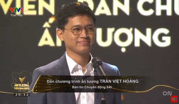 “Anh da nâu Việt Hoàng: 11 giờ sáng mới đánh răng, làm kịch bản chỉ ngủ 4 tiếng/ngày và còn điều gì thú vị nữa? - Ảnh 1.