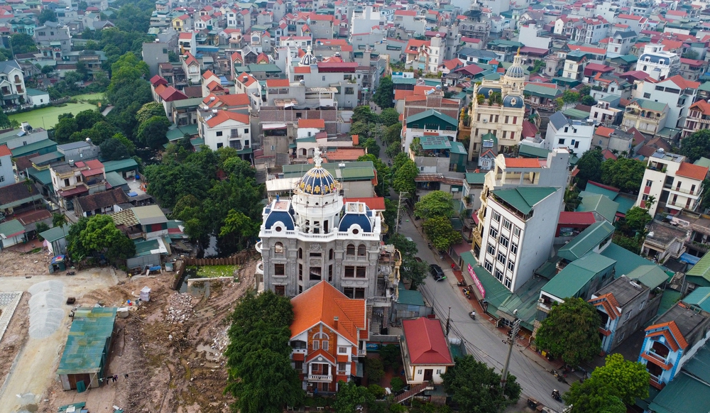  Về ngôi làng giàu có bậc nhất miền Bắc, chớp mắt lại thấy nhiều dinh thự - Ảnh 3.