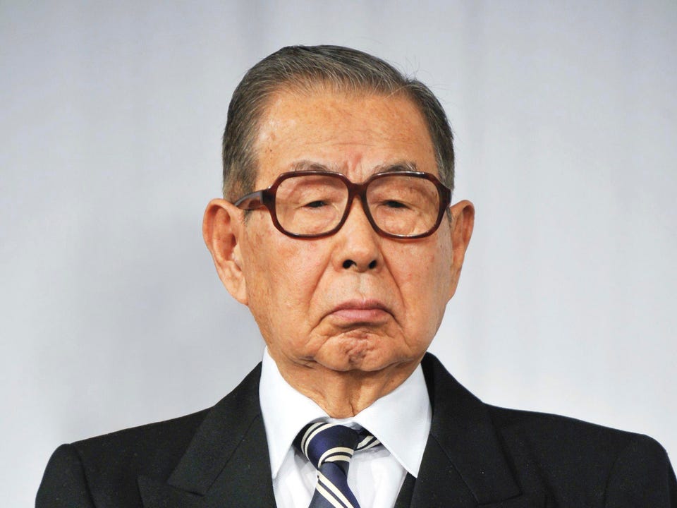10 tỷ phú giàu nhất Nhật Bản 2022: Ông chủ Uniqlo vượt nhà sáng lập SoftBank - Ảnh 8.