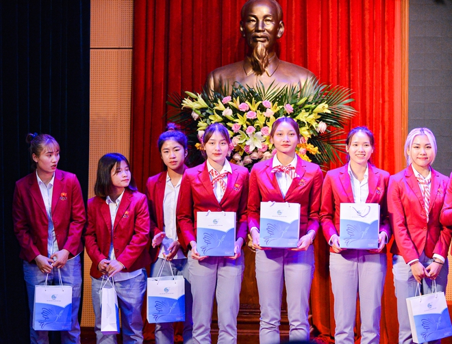  Vinh danh các cô gái vàng SEA Games 31: Những người tạm xa con nhỏ, ghế nhà trường để mang vinh quang cho Tổ quốc - Ảnh 13.
